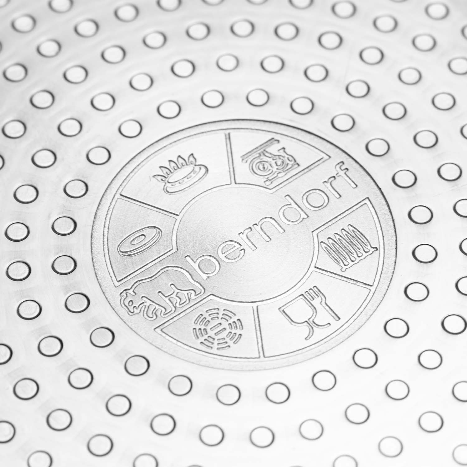 Nerezová rajnica s rúčkou 1,4 L a pokrievkou